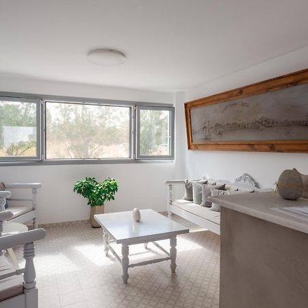 Nautilus Apartments-Suites Páros 外观 照片