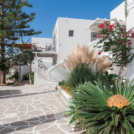 Nautilus Apartments-Suites Páros 外观 照片