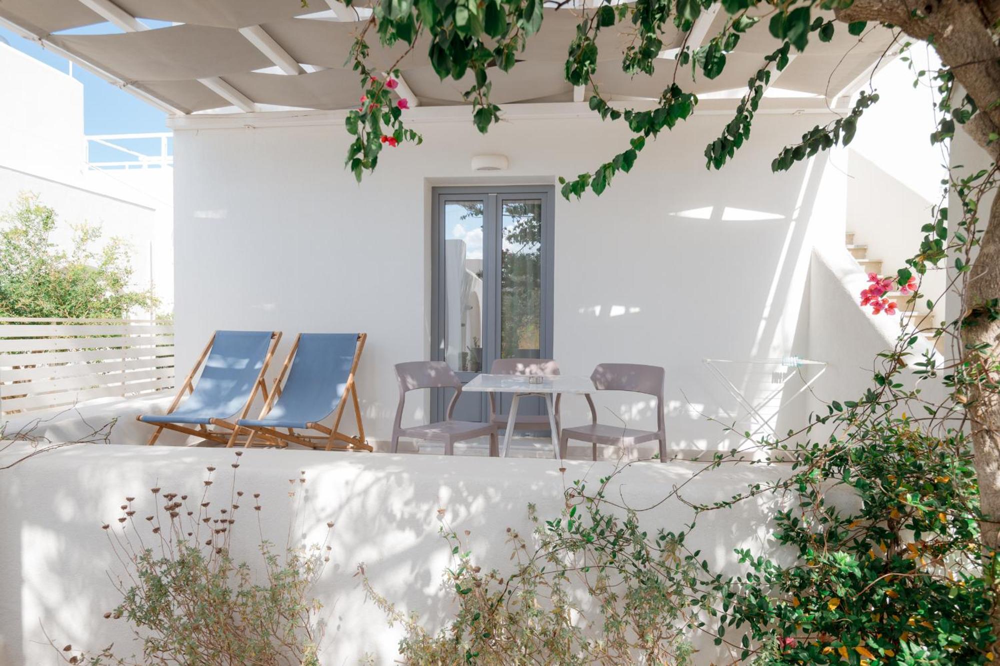 Nautilus Apartments-Suites Páros 外观 照片
