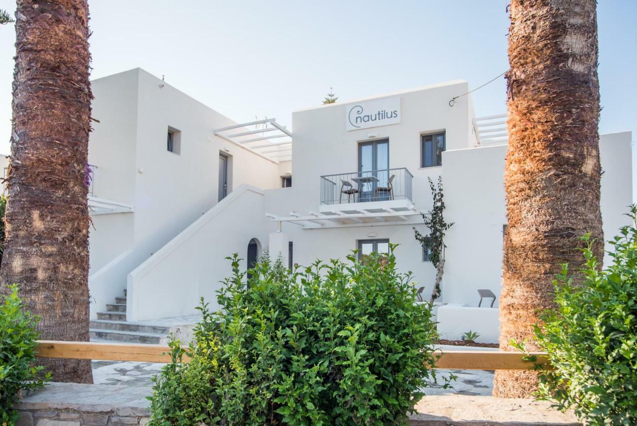 Nautilus Apartments-Suites Páros 外观 照片