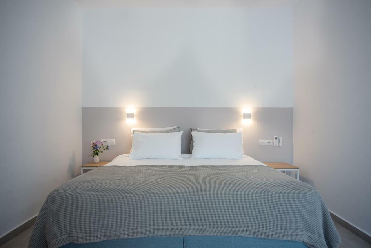 Nautilus Apartments-Suites Páros 外观 照片