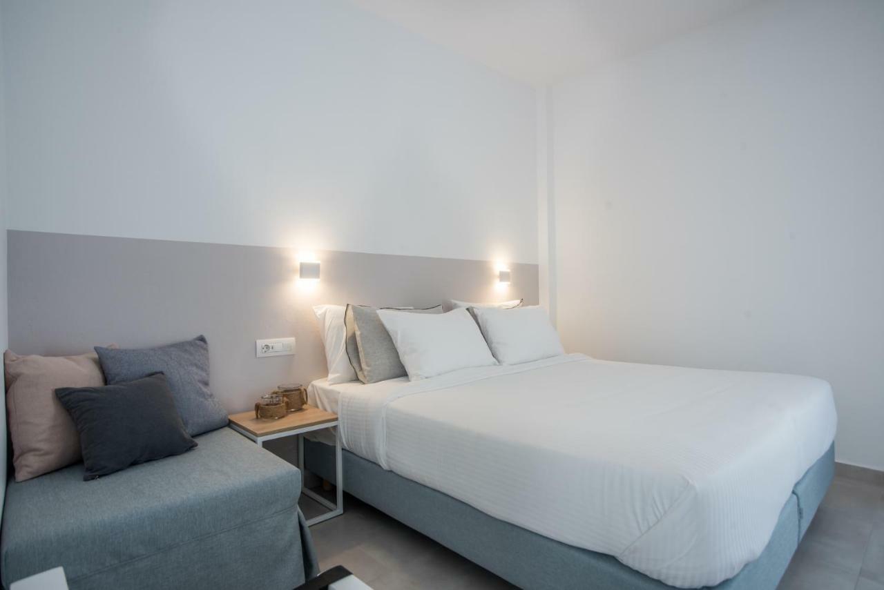 Nautilus Apartments-Suites Páros 外观 照片