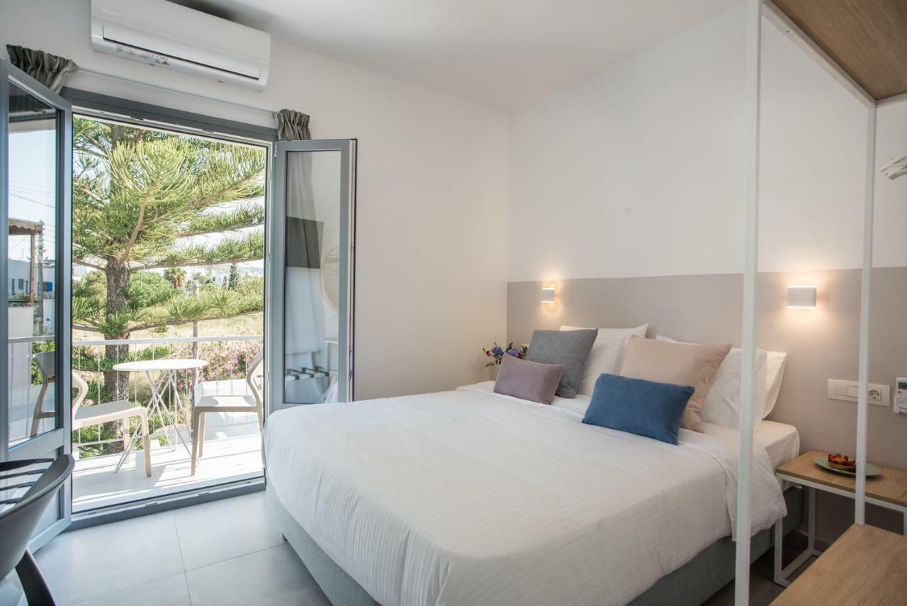 Nautilus Apartments-Suites Páros 外观 照片