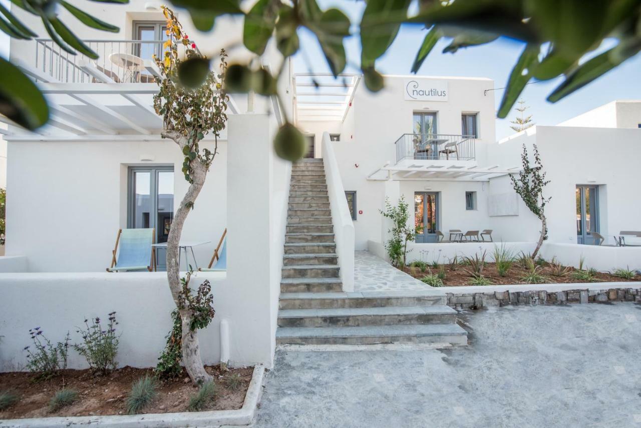 Nautilus Apartments-Suites Páros 外观 照片